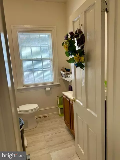 Entry Way - 401 N Governors Ave, Dover, DE 19904 photo 10 of 10