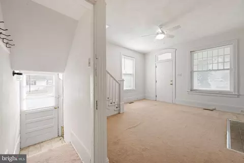 Entry Way - 401 N Governors Ave, Dover, DE 19904 photo 6 of 10