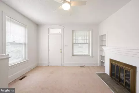 Living - 401 N Governors Ave, Dover, DE 19904 photo 4 of 5