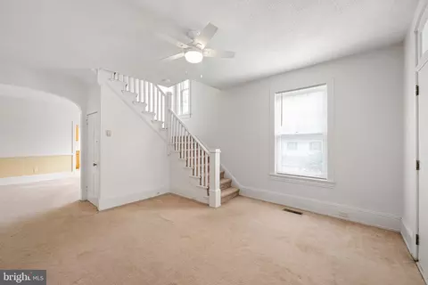Living - 401 N Governors Ave, Dover, DE 19904 photo 3 of 5