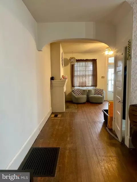 Entry Way - 401 N Governors Ave, Dover, DE 19904 photo 8 of 10
