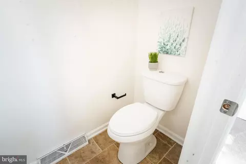 Entry Way - 347 Northdown Dr, Dover, DE 19904 photo 1 of 7