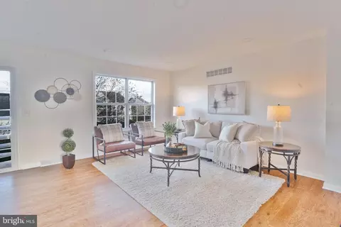 Living - 347 Northdown Dr, Dover, DE 19904 photo 2 of 3