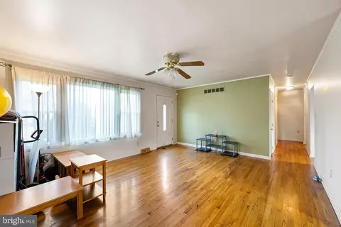 Living - 1221 Garfield Dr, Dover, DE 19901 photo 1 of 3