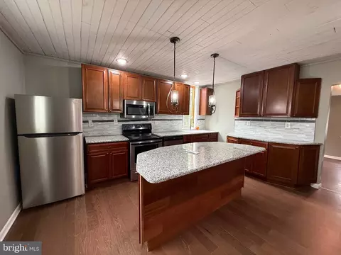 Kitchen - 4535 Pearsons Corner Rd, Dover, DE 19904 photo 2 of 5
