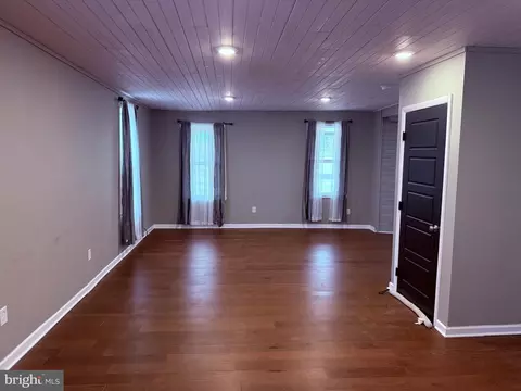 Living - 4535 Pearsons Corner Rd, Dover, DE 19904 photo 1 of 5
