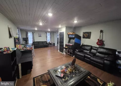 Entry Way - 4535 Pearsons Corner Rd, Dover, DE 19904 photo 1 of 3