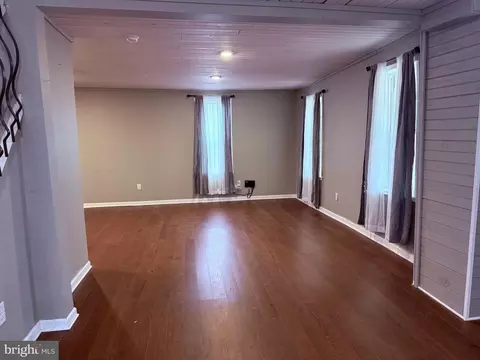 Living - 4535 Pearsons Corner Rd, Dover, DE 19904 photo 5 of 5
