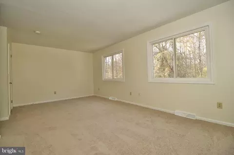 Living - 305 Pine Valley Rd, Dover, DE 19904 photo 5 of 7