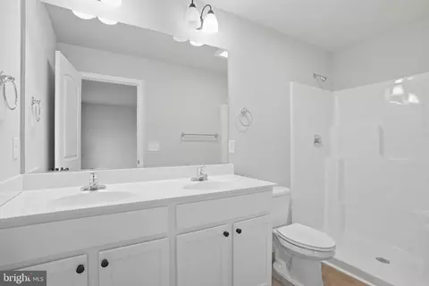 Bath - 101 Fairfax Ln, Dover, DE 19901 photo 1 of 1