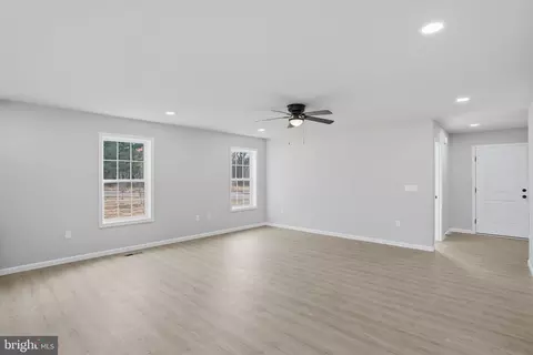 Living - 101 Fairfax Ln, Dover, DE 19901 photo 1 of 3