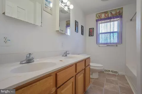 Entry Way - 51 Karen Pl, Dover, DE 19901 photo 2 of 2