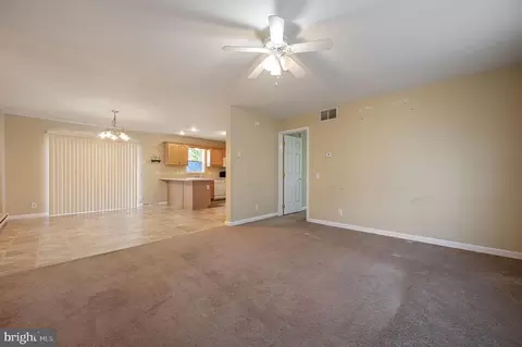 Living - 51 Karen Pl, Dover, DE 19901 photo 3 of 4