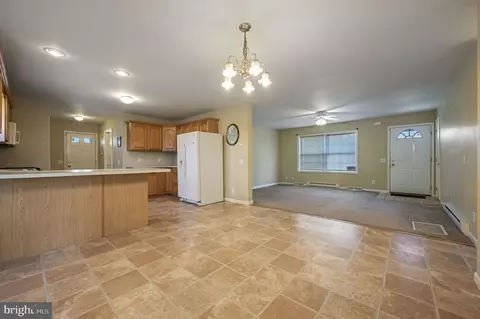 Living - 51 Karen Pl, Dover, DE 19901 photo 4 of 4