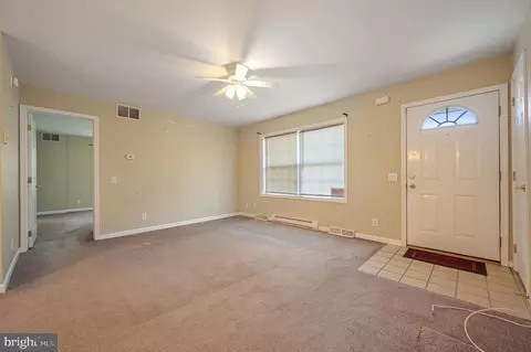 Living - 51 Karen Pl, Dover, DE 19901 photo 1 of 4