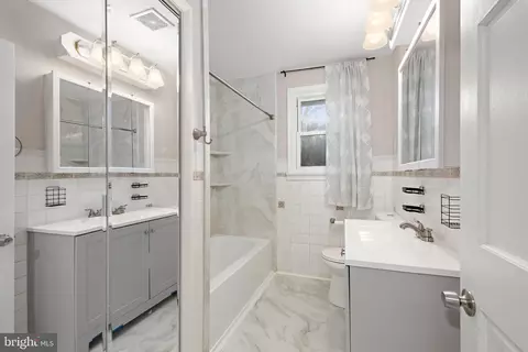 Bath - 108 N Halsey Rd, Dover, DE 19901 photo 1 of 1