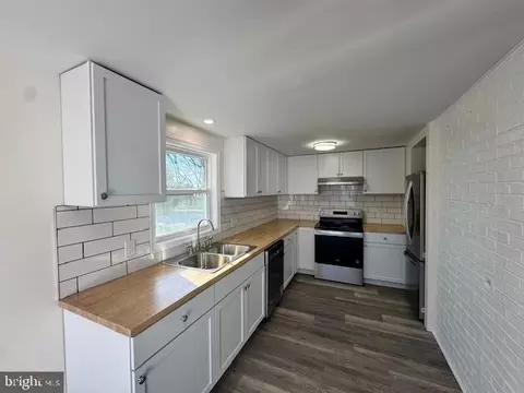 Kitchen - 10 Loockerman Ct, Dover, DE 19901 photo 1 of 1