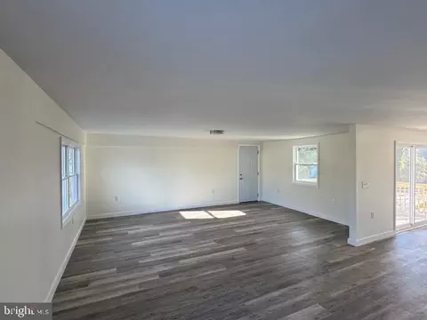 Living - 10 Loockerman Ct, Dover, DE 19901 photo 5 of 5