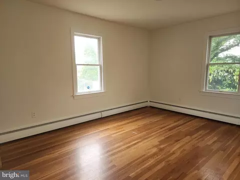 Living - 42 S Edgehill Ave, Dover, DE 19901 photo 11 of 11