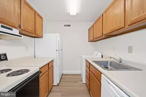 Kitchen - 1 Berwyn Hall, Dover, DE 19904 photo 1 of 2