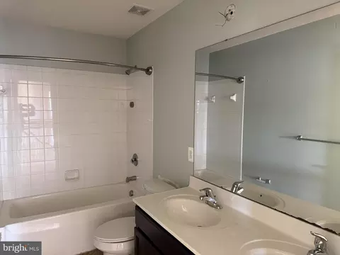 Bath - 40 Loder Dr, Smyrna, DE 19977 photo 2 of 3