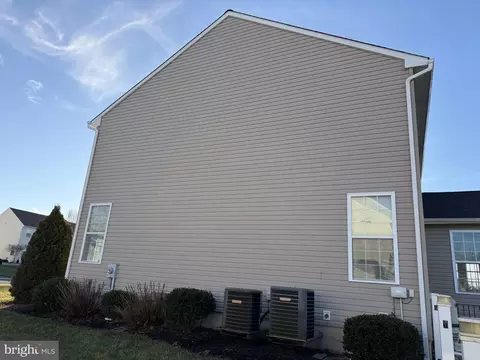 Exterior - 40 Loder Dr, Smyrna, DE 19977 photo 2 of 2