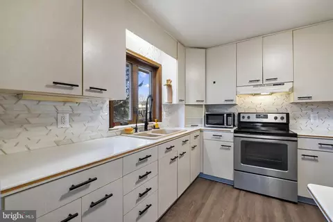 Kitchen - 804 Sunset Ter, Dover, DE 19904 photo 2 of 3