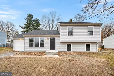 52 Quail Hollow Dr, Dover, DE 19904