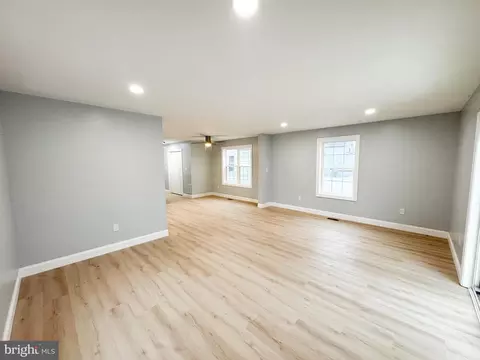 Living - 24 S Queen St, Dover, DE 19904 photo 5 of 6