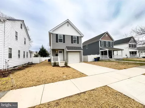 Exterior - 24 S Queen St, Dover, DE 19904 photo 3 of 3