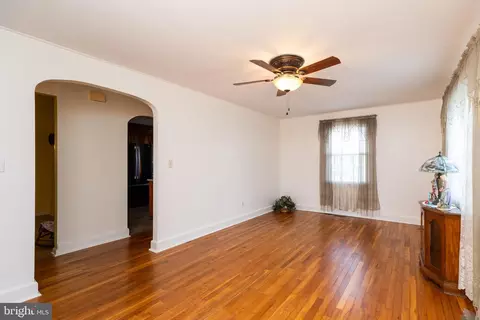 Entry Way - 22 Howell St, Dover, DE 19901 photo 1 of 8