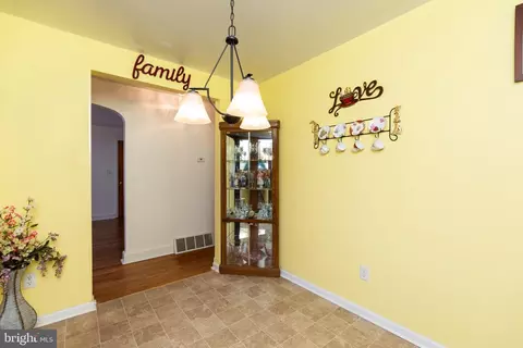 Entry Way - 22 Howell St, Dover, DE 19901 photo 3 of 8