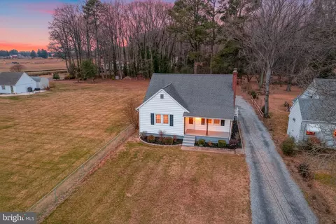 305 Delaware Ave, Harrington, DE 19952