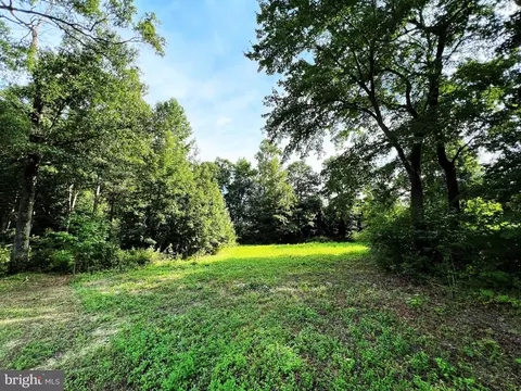 589 Artis Dr, Dover, DE 19904