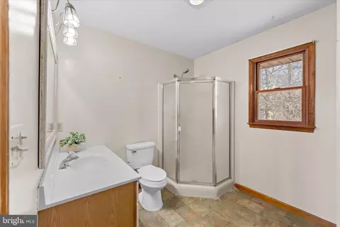 Bath - 74 Nanticoke Dr, Dover, DE 19904 photo 5 of 5