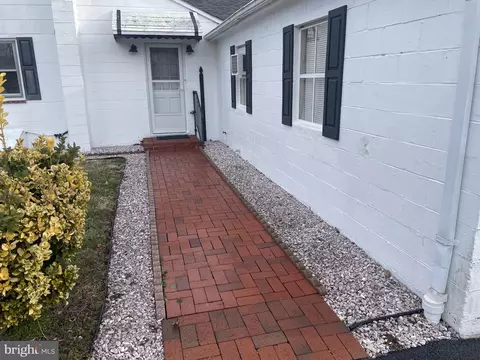 Entry Way - 4420 W Denneys Rd, Dover, DE 19904 photo 1 of 3