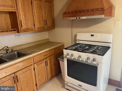 Kitchen - 4420 W Denneys Rd, Dover, DE 19904 photo 2 of 2