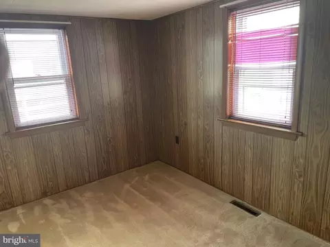 Bedroom - 4420 W Denneys Rd, Dover, DE 19904 photo 4 of 6