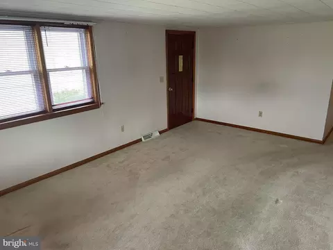 Living - 4420 W Denneys Rd, Dover, DE 19904 photo 5 of 5
