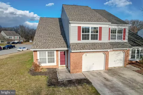 3 Waterfall Dr, Dover, DE 19904