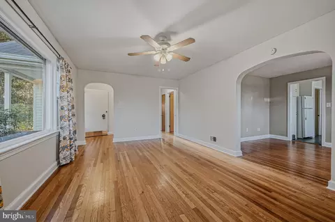 Living - 107 Lakeview Dr, Dover, DE 19901 photo 3 of 3