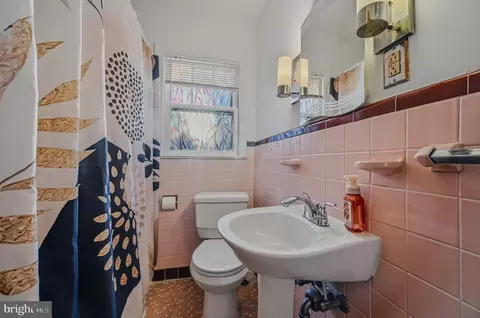 Bath - 107 Lakeview Dr, Dover, DE 19901 photo 1 of 1