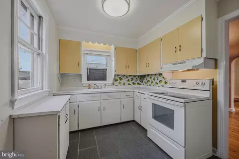 Kitchen - 107 Lakeview Dr, Dover, DE 19901 photo 3 of 3