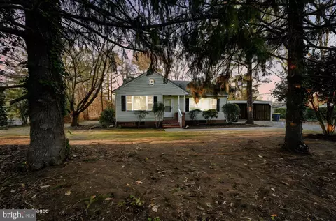Exterior - 107 Lakeview Dr, Dover, DE 19901 photo 3 of 9