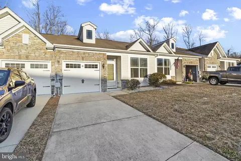 39 Starfire Ct, Dover, DE 19901