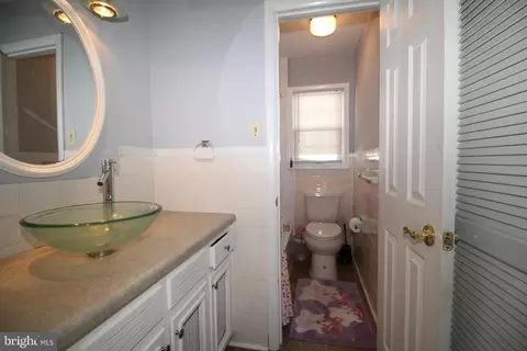 Bath - 367 Rustic Ln, Dover, DE 19901 photo 2 of 6