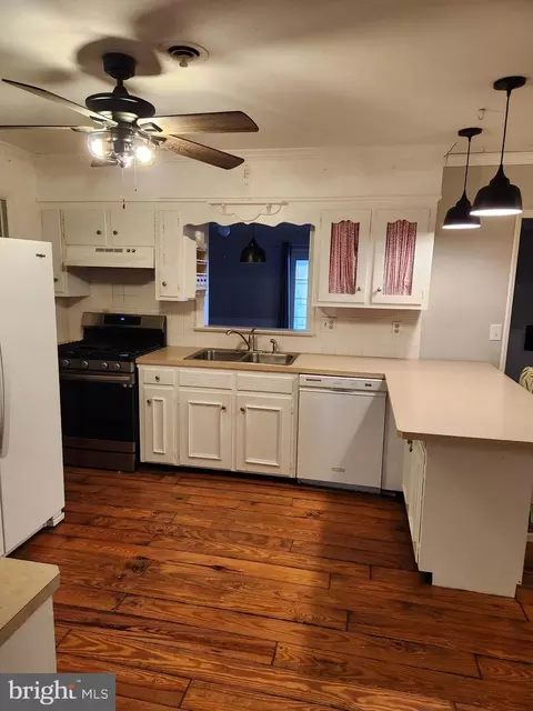 Kitchen - 367 Rustic Ln, Dover, DE 19901 photo 2 of 2