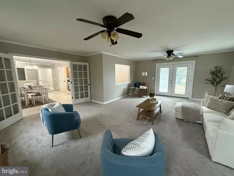 Living - 50 Nanticoke Dr, Dover, DE 19904 photo 2 of 6