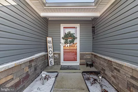 Entry Way - 168 Tybalt Ln, Dover, DE 19901 photo 1 of 5