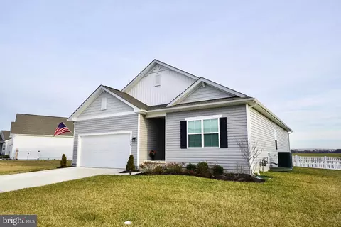 340 Pontoon Dr, Felton, DE 19943